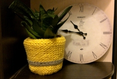 Вязаный чехол для горшочка